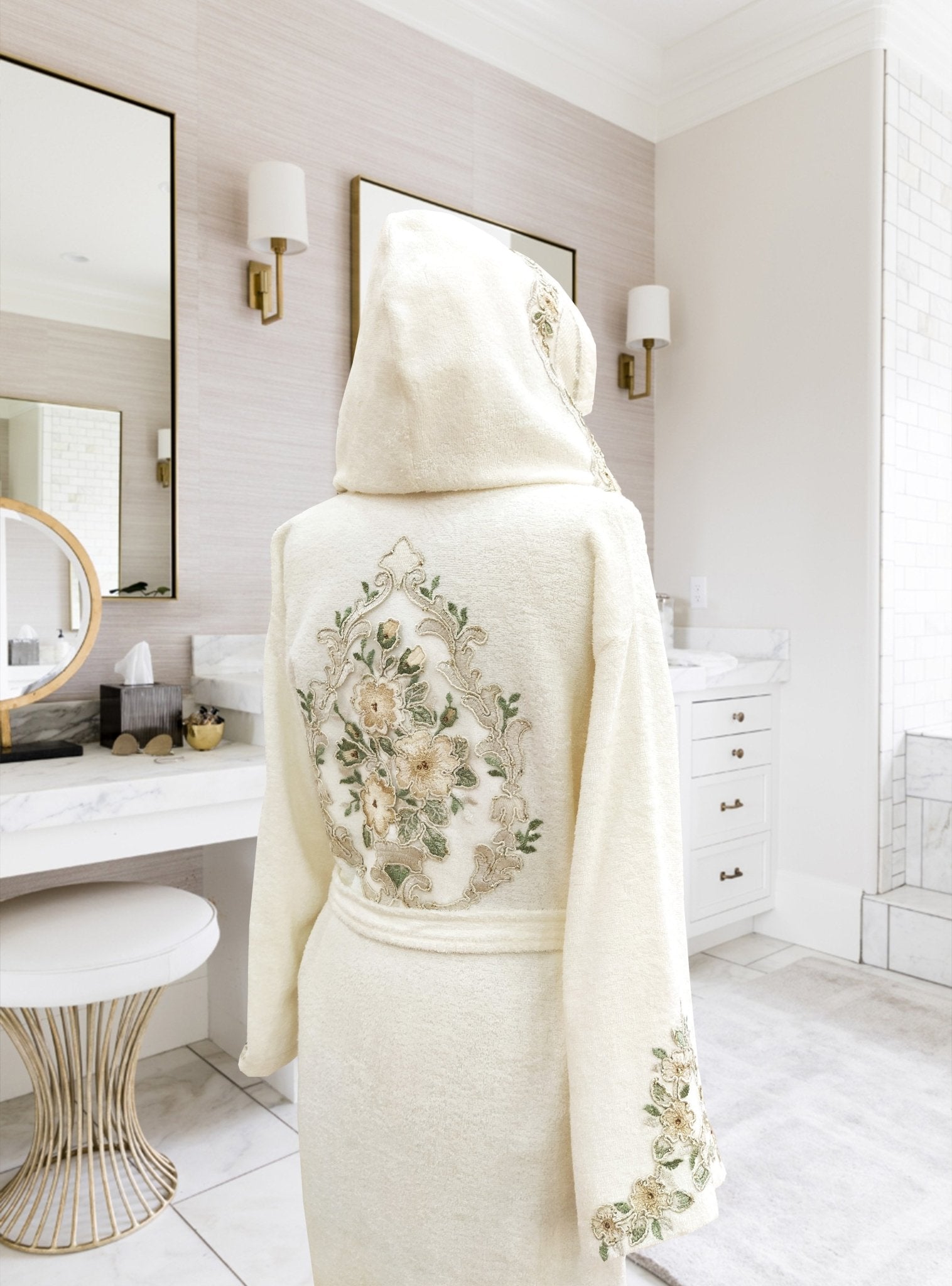 Bathrobes & Dressing Gowns.