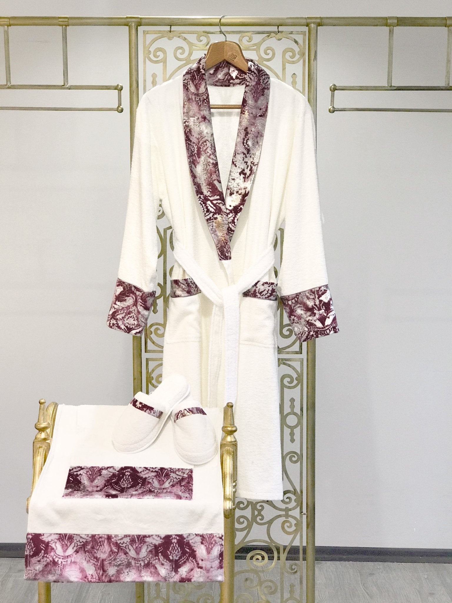 Bathrobes (Women).