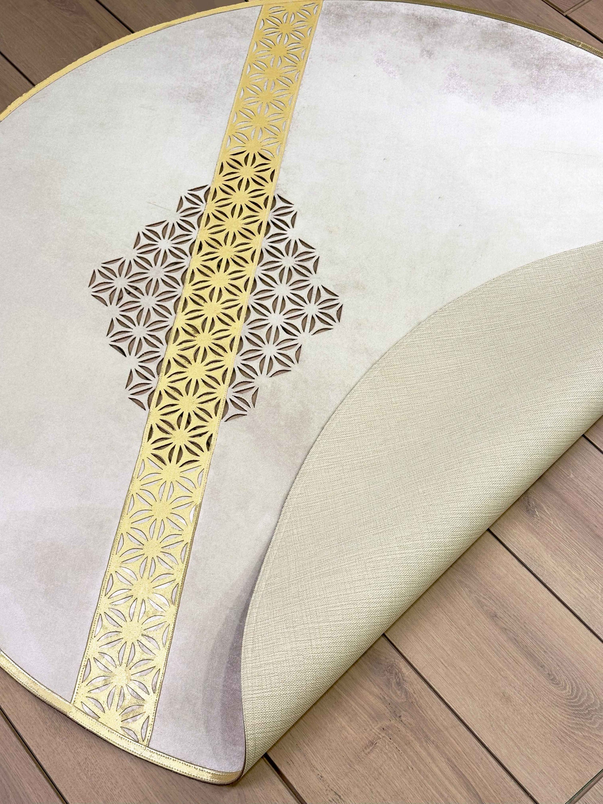 Yildiz Round Luxury Cut Through Modern Light Gold Rug by Creative Home, Turkish Leather Circular Mat, Washable Turkish Circle Carpet,RUGR-CH-YLDZ-LGoYGo-140,RUGR-CH-YLDZ-LGoYGo-180,RUGR-CH-YLDZ-LGoYGo-220