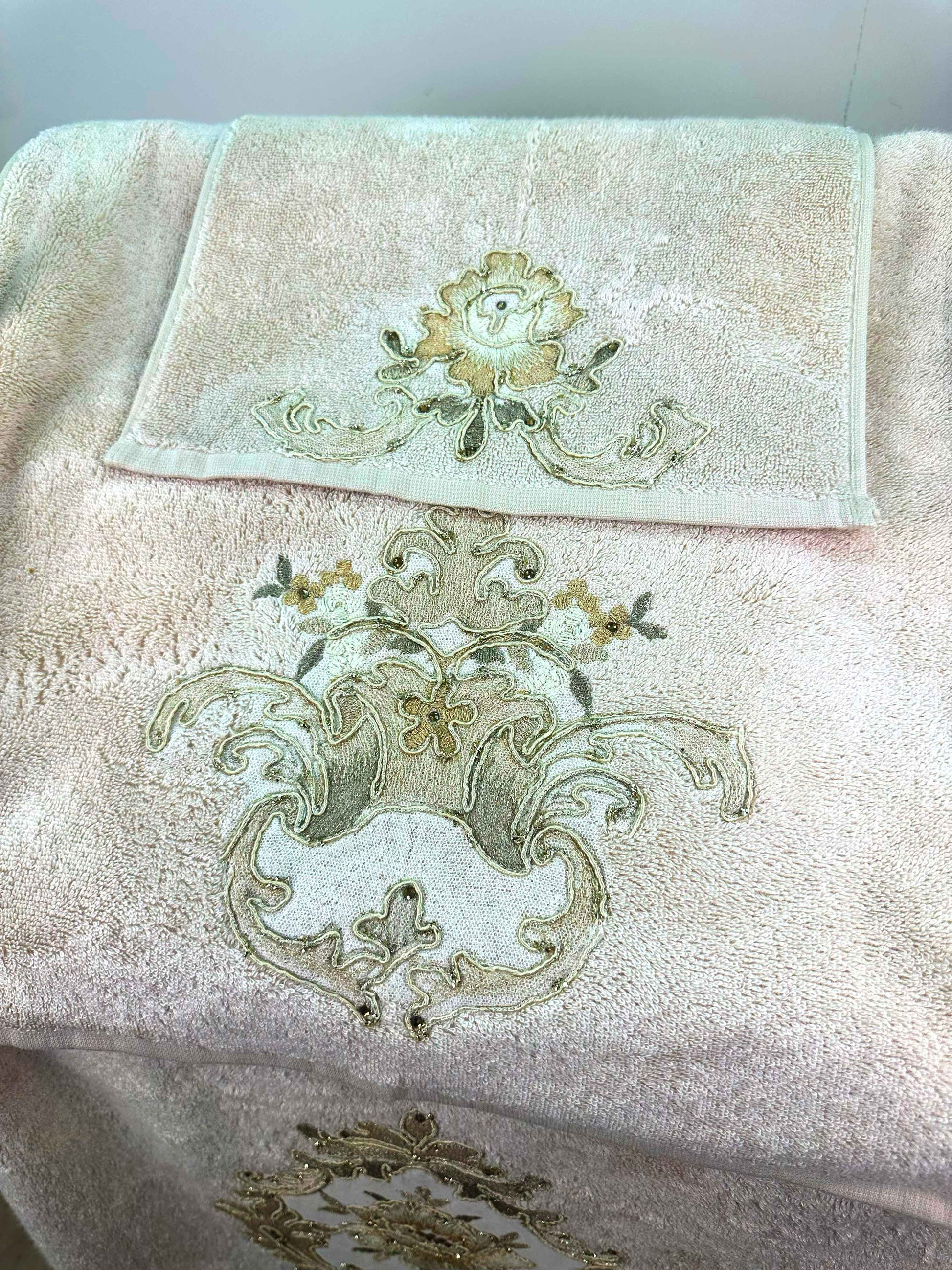 Gelin Beige Towel Set - Creative Home Designs, Luxury Soft Turkish Bathing Towels, Bamboo Bath Towel, Hand Towel & Washcloth, Cream & Gold Towels,TS-CH-GELIN-Bei