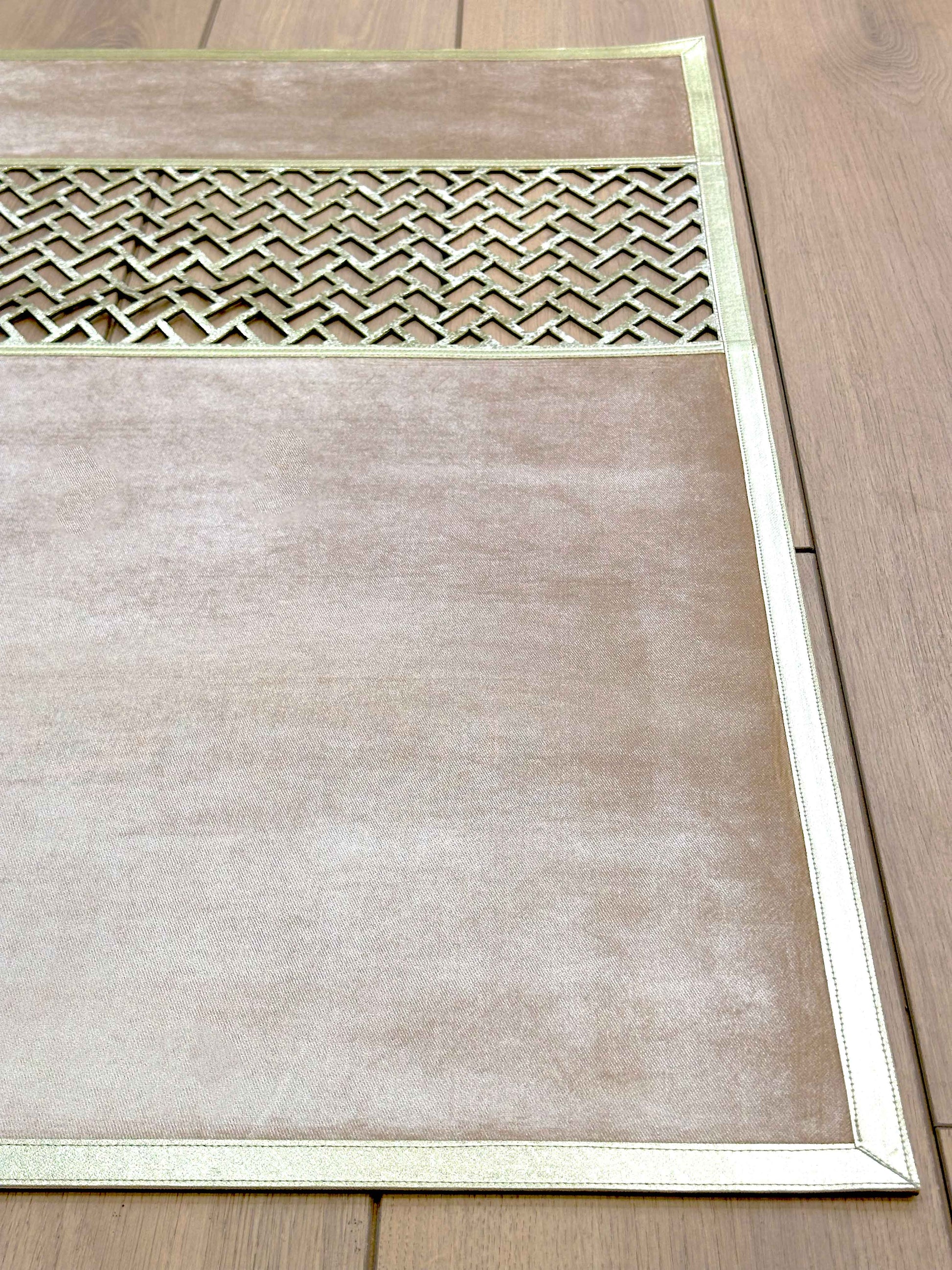Tilbe Gold Color Rectangular Rug - Creative Home Designs Luxury Carpets, Geometric Modern Cut Through Cut Out Style Turkish Mat,RUG-TLBE-Go-4060,RUG-TLBE-Go-60100,RUG-TLBE-Go-70120,RUG-TLBE-Go-85137,RUG-TLBE-Go-121182