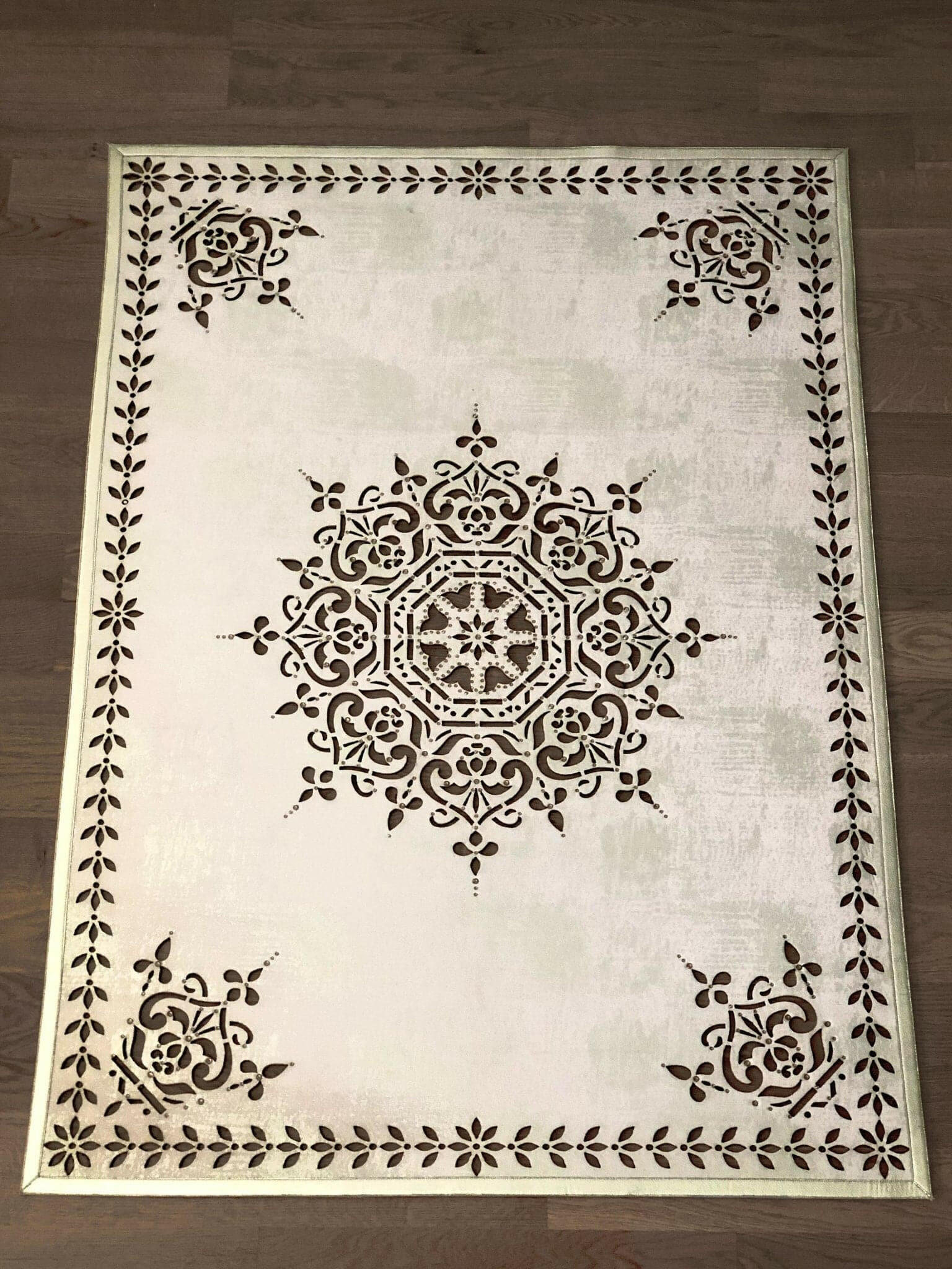 Damask Rug - creativehome-designs