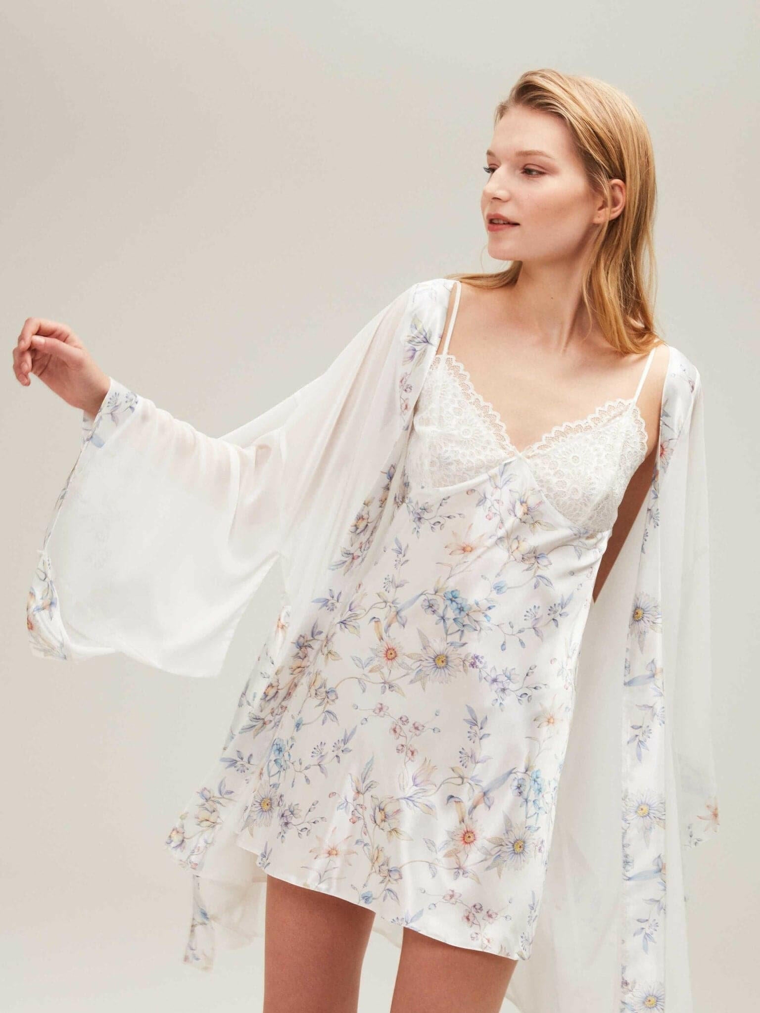Sara Pajama & Gown Complete Set